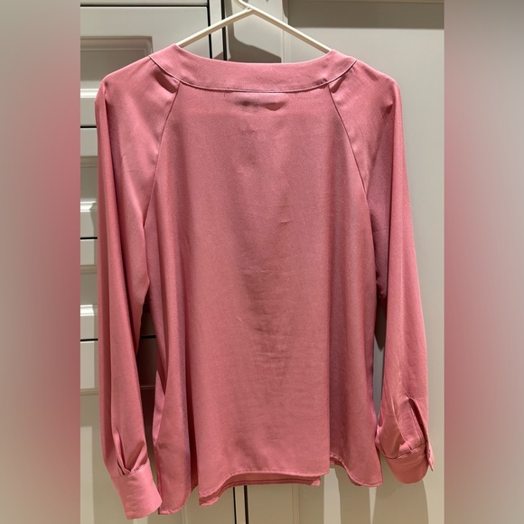 DKNY Long Sleeve oversized Rose Blouse, size XS - Picture 3 of 9